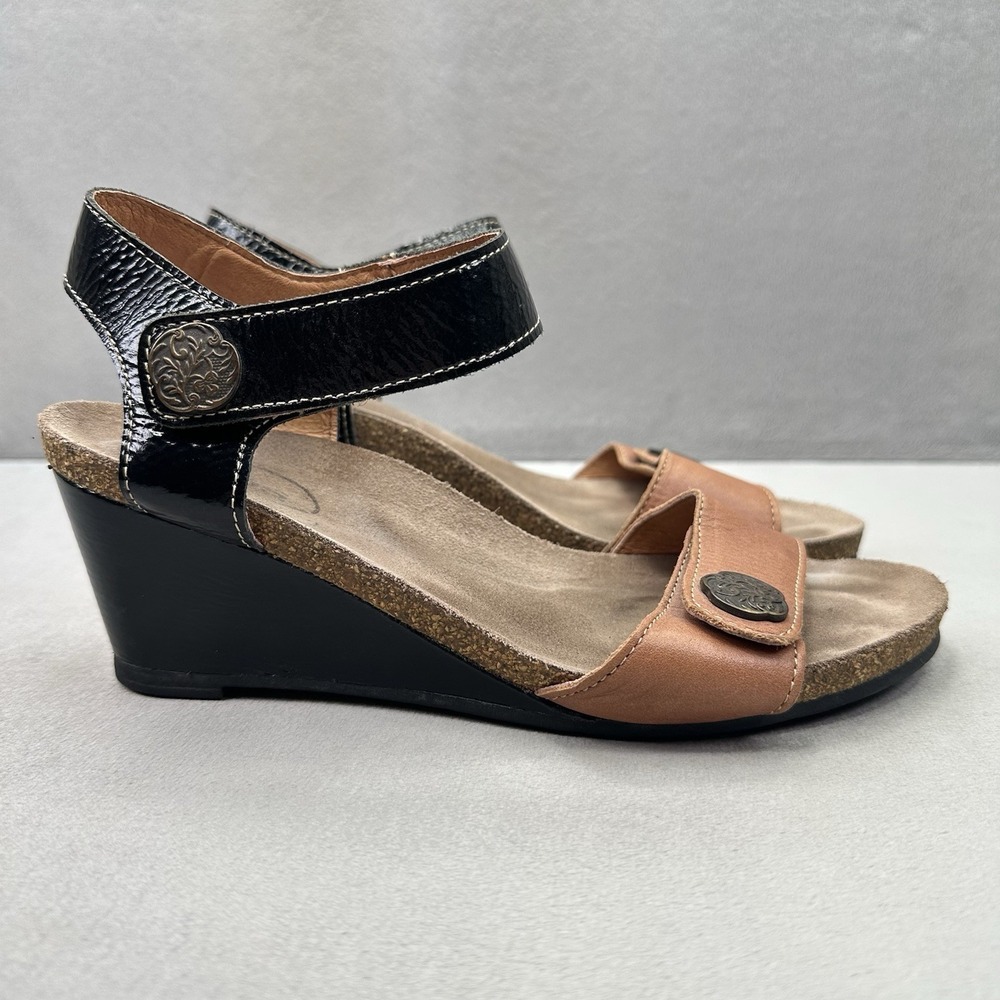 Womens Size 6.5 / 37 TAOS Festival Wedge Sandals Black Patent Leather High Heel
